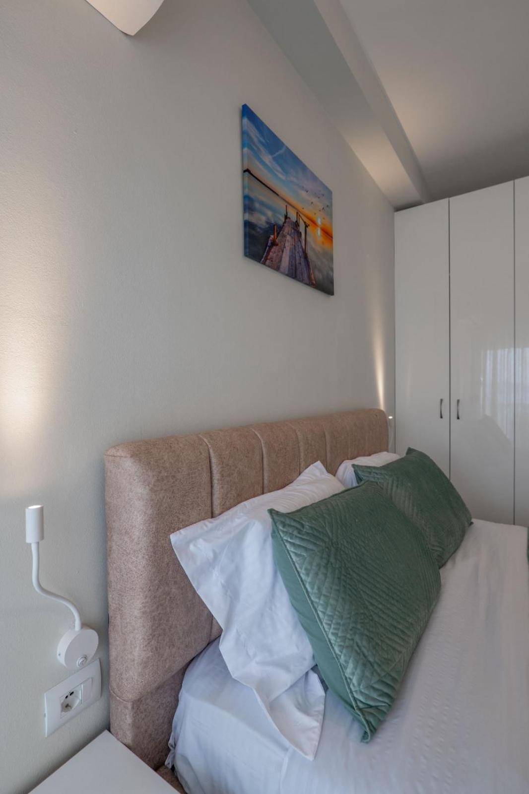 Esel Apartments Sarande Luaran gambar