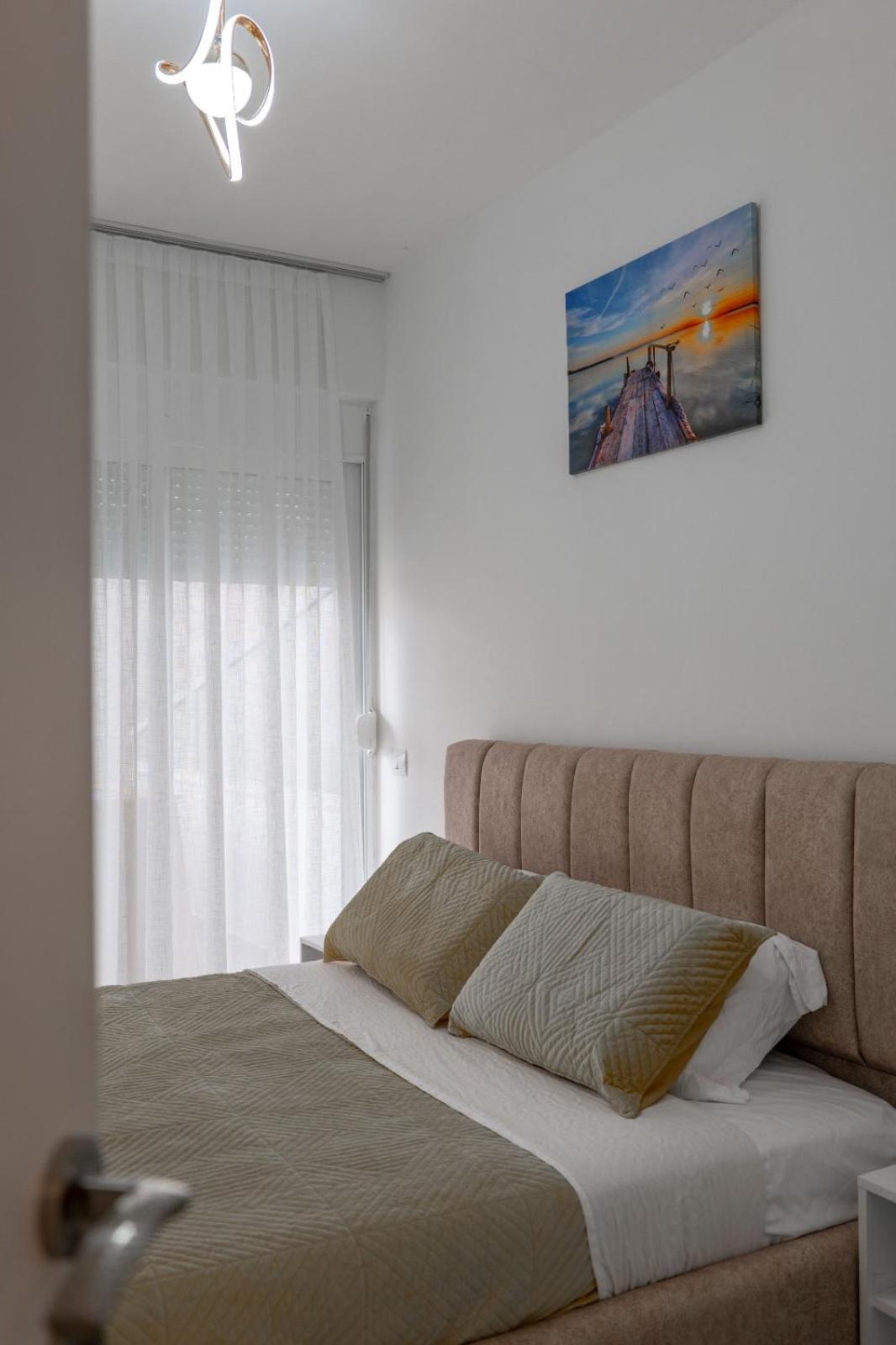 Esel Apartments Sarande Luaran gambar